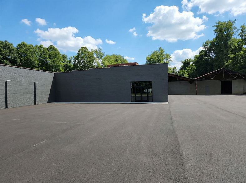 More Photos Of 10830 Glass St, North Huntingdon Warehouse For Lease