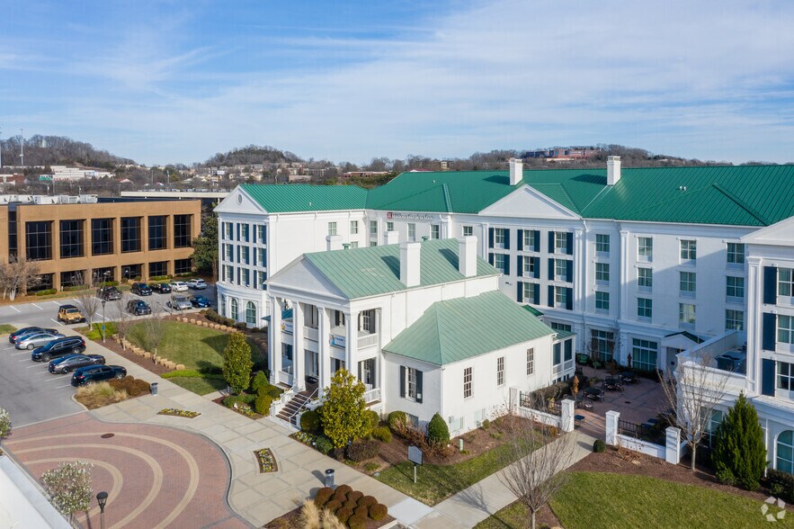 More Photos Of 7003 Chadwick Dr, Brentwood Unknown For Lease