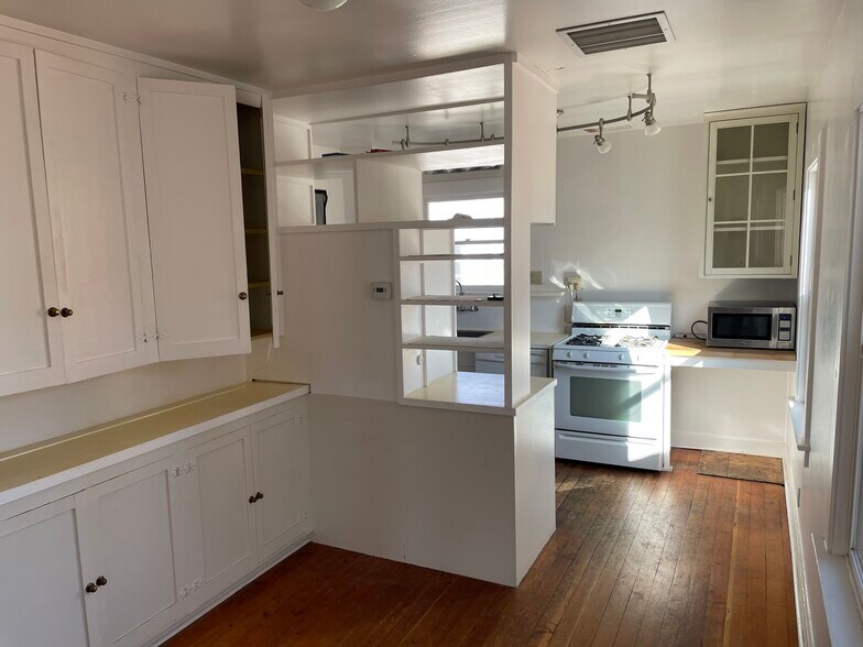 More Photos Of 151 Maciver Ln, Bishop Office For Lease
