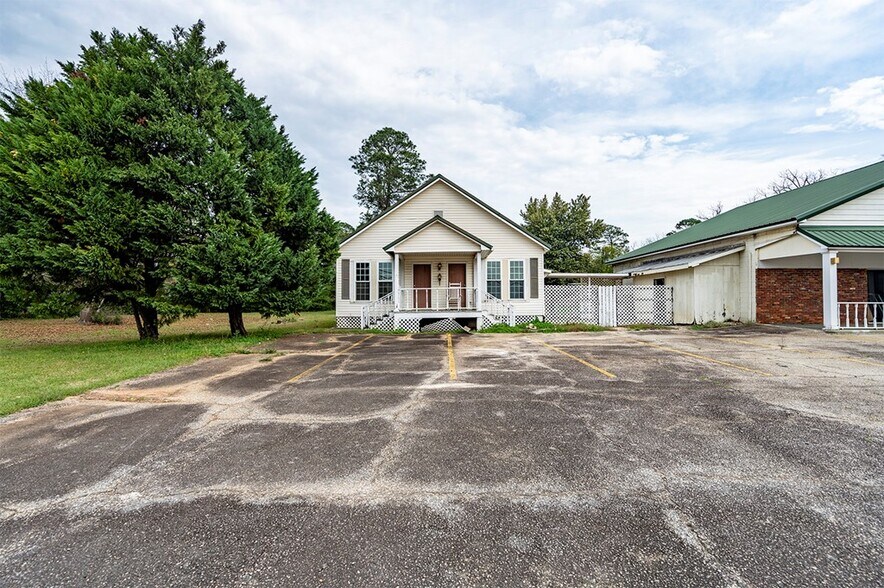 More Photos Of 1080 Johnson St SE, Dawson Specialty For Sale