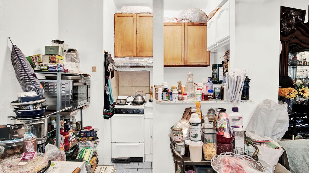 More Photos Of 644 N Serrano Ave, Los Angeles Apartments For Sale
