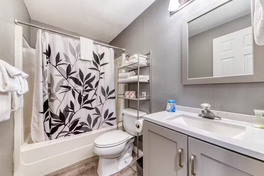 More Photos Of 301 N Miller St, Rockaway Beach Hospitality For Sale