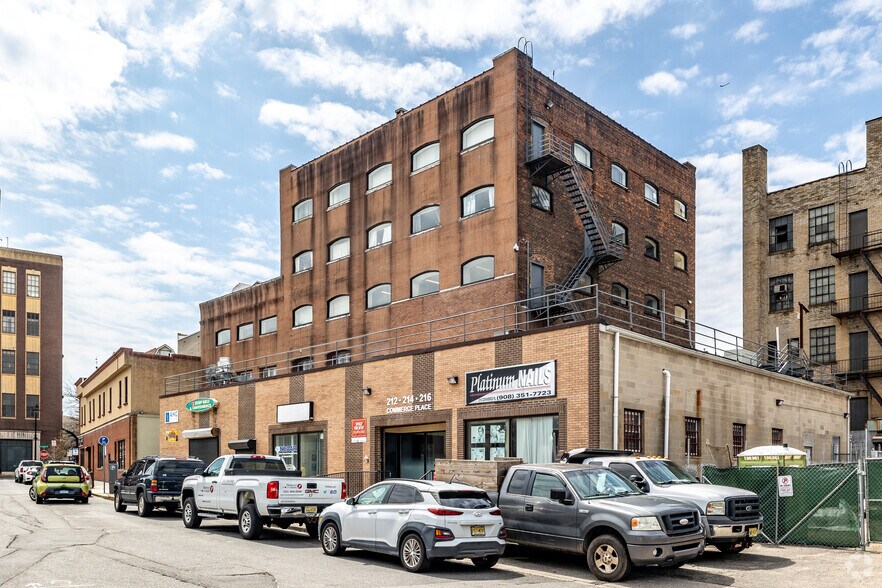 More Photos Of 208-214 Commerce Pl, Elizabeth Office For Lease