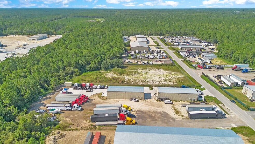 More Photos Of 3295 Steel Rail Dr, Bunnell Warehouse For Lease