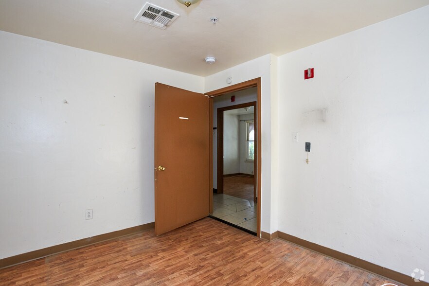 More Photos Of 707 E 7th St, Long Beach Apartments For Sale
