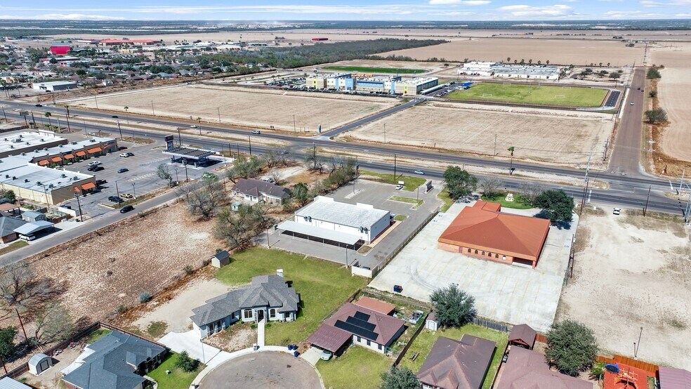 More Photos Of 802 E Expressway 83, La Joya General Retail For Sale