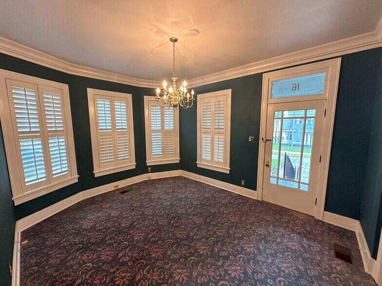 More Photos Of 16 W La Rua St, Pensacola Loft Creative Space For Sale