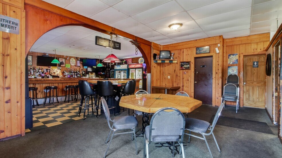 More Photos Of N5425 County Road H, Mondovi Restaurant For Sale