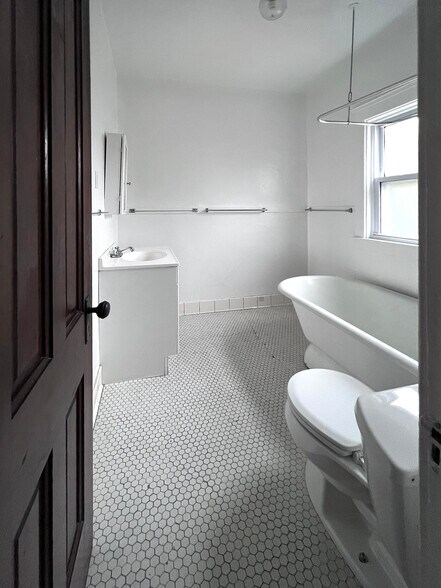 More Photos Of 1947-1949 Coltman Rd, Cleveland Apartments For Sale