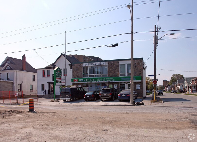 More Photos Of 122-124 N Simcoe St, Oshawa Storefront Retail Office For Lease