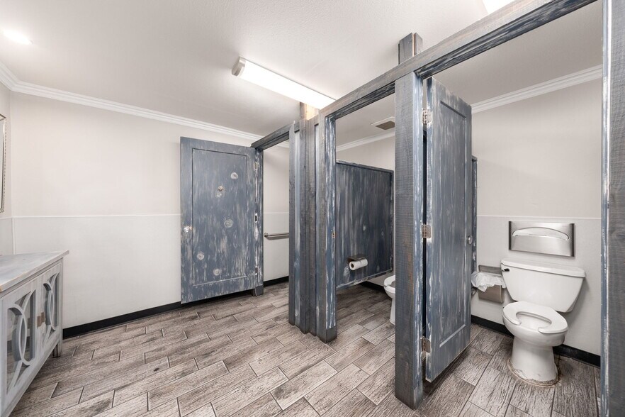 More Photos Of 10028 Foothill Blvd, Rancho Cucamonga Restaurant For Sale