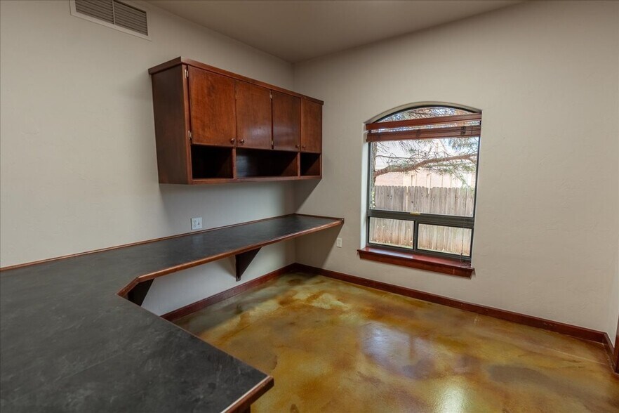 More Photos Of 4242 N Meridian Ave, Oklahoma City Office For Sale