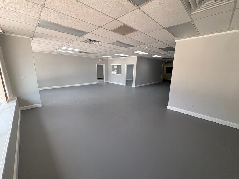 More Photos Of 11 E Doyle St, Toccoa General Retail For Lease