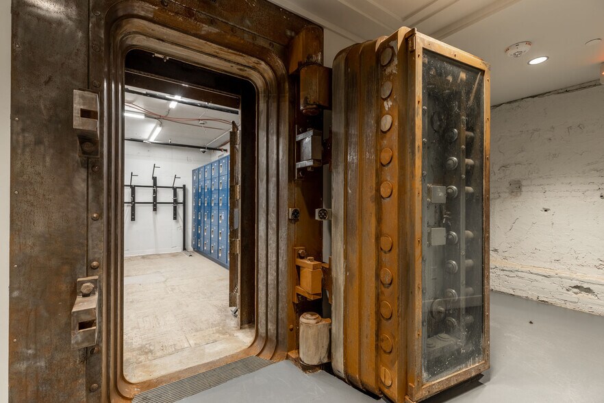 More Photos Of 316 4th Ave, Pittsburgh Apartments For Lease