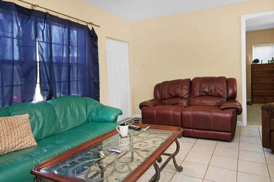 More Photos Of 3570 N Old Dixie Hwy, Delray Beach Apartments For Sale
