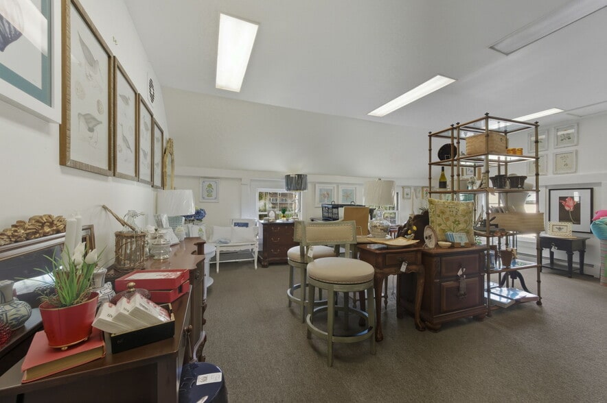 More Photos Of 5807 Kennett Pike, Wilmington Office For Sale