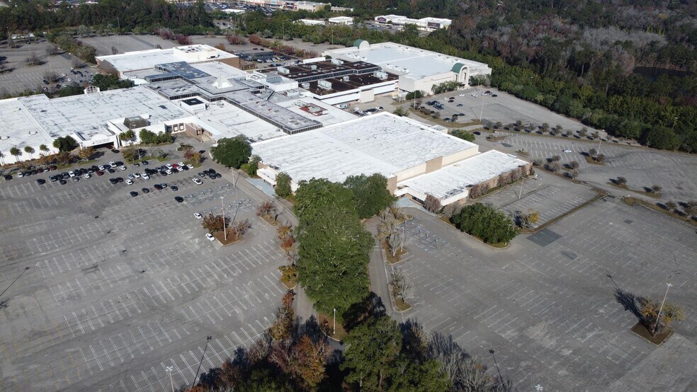 More Photos Of 1500 Apalachee Pky, Tallahassee Land For Lease