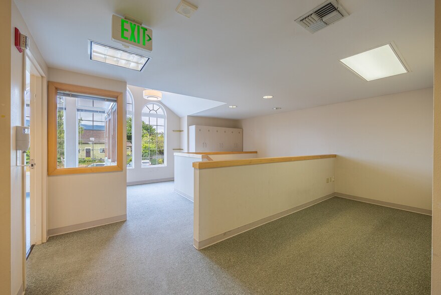 More Photos Of 811 Georgiana St, Port Angeles Medical For Sale