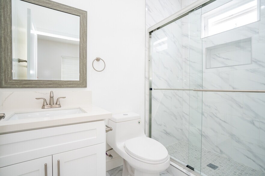 More Photos Of 1286 W 35th Pl, Los Angeles Apartments For Sale