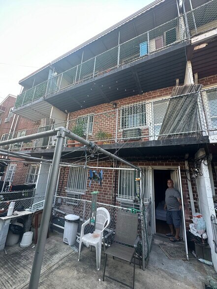 More Photos Of 4309 54th St, Woodside Apartments For Sale