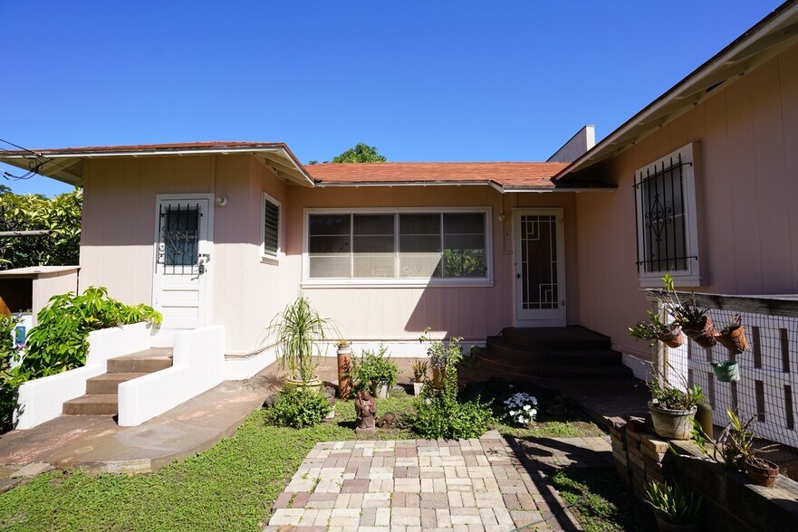 More Photos Of 3208 Waialae Ave, Honolulu Storefront For Sale