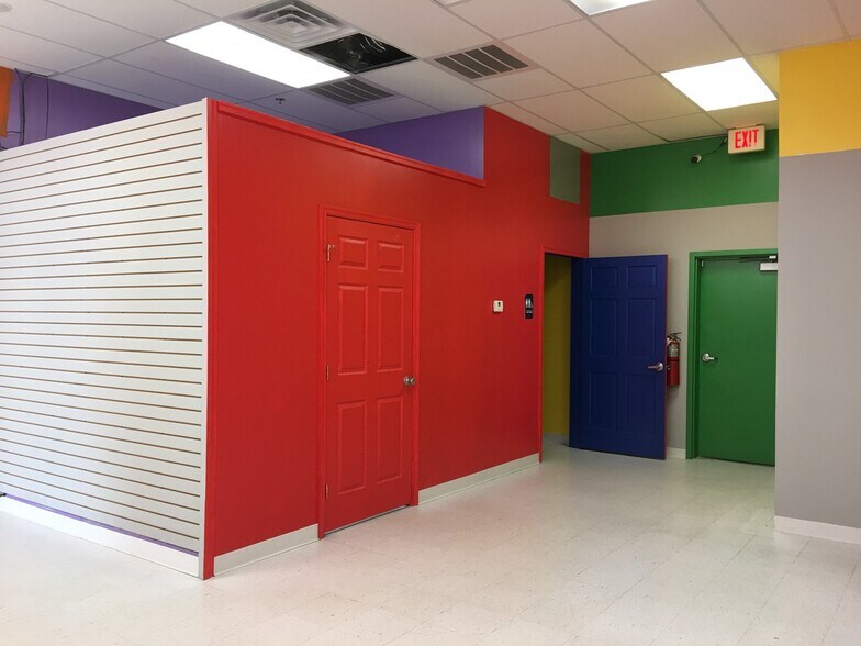 More Photos Of 2773 Jefferson Davis Hwy, Stafford Storefront Retail Office For Lease