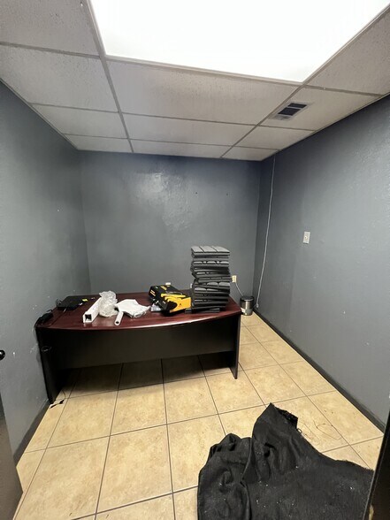 More Photos Of 1406 Forest Ln, Garland Storefront Retail Office For Lease