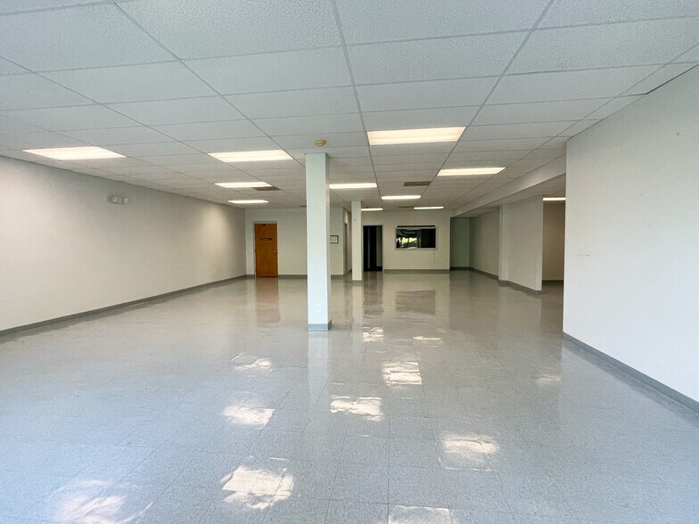 More Photos Of 726 N Cherry St, Winston-Salem Office For Sale