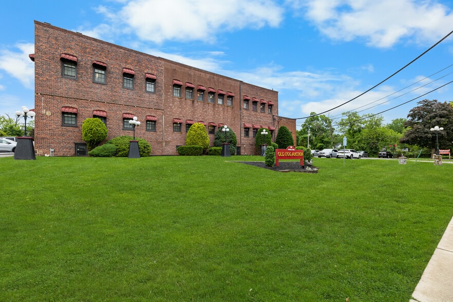 More Photos Of 84 Park Ave, Flemington Office For Lease