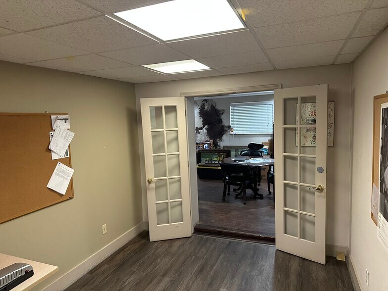 More Photos Of 5220 Ted St, Houston Manufacturing For Lease