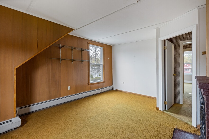 More Photos Of 166 Silver St, Waterville Medical For Sale