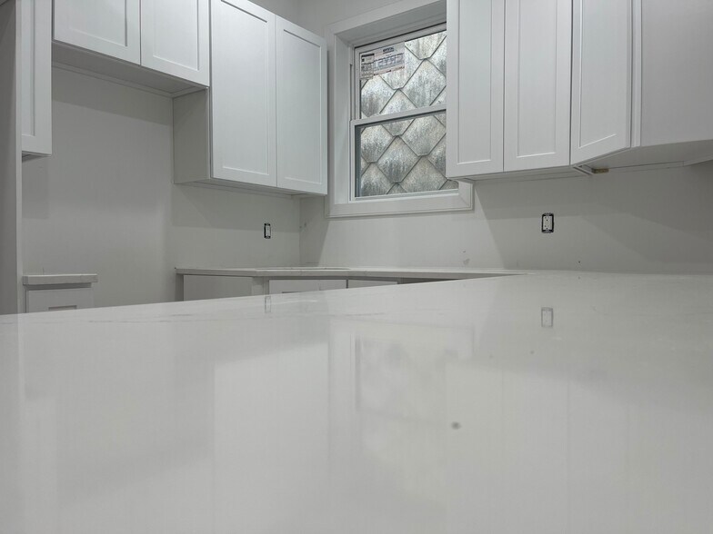 More Photos Of 514 39th St, Union City Apartments For Sale