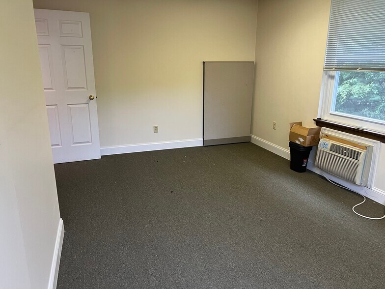 More Photos Of 618 S Broad St, Lansdale Office For Lease