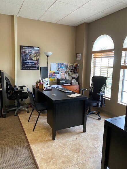 More Photos Of 2295 S Hiawassee Rd, Orlando Office For Sale