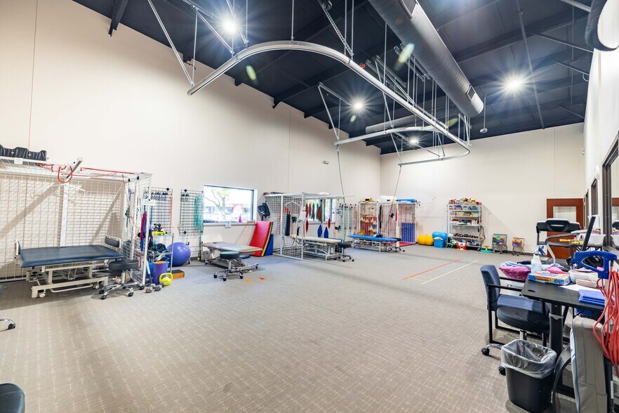 More Photos Of 7030 Whitmore Lake Rd, Brighton Warehouse For Sale