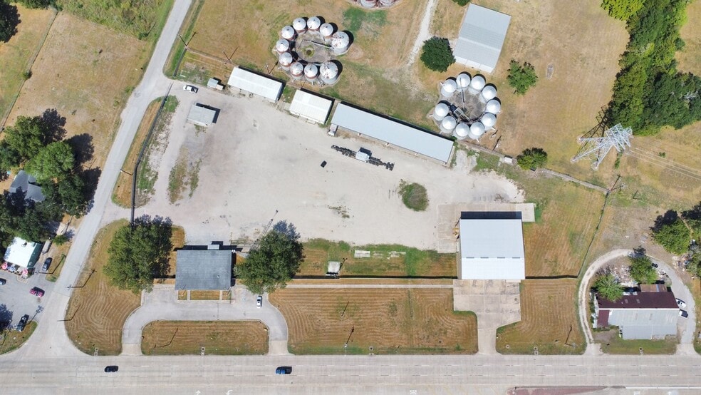Primary Photo Of 1500 W Highway 6, Alvin Truck Terminal For Lease