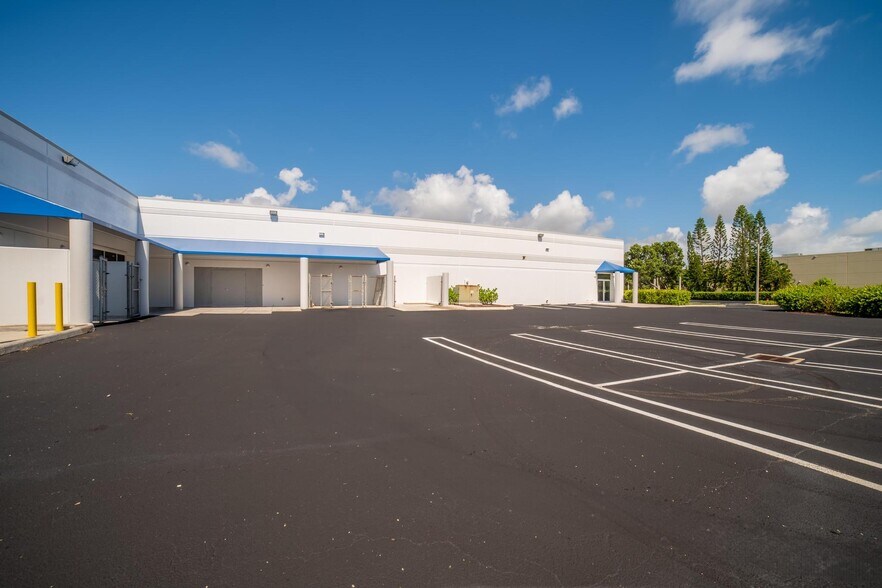 More Photos Of 3231 NW 7th Ave, Boca Raton Research And Development For Sale