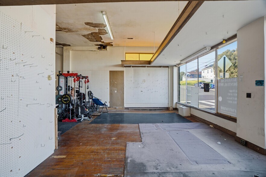 More Photos Of 511 3rd St, Rodeo Storefront Retail Residential For Sale