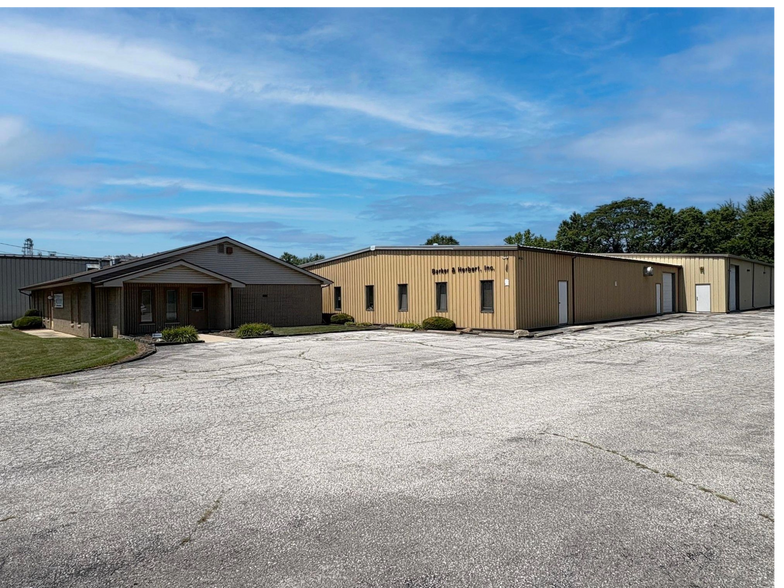 Primary Photo Of 207 Main St, New Haven Warehouse For Sale
