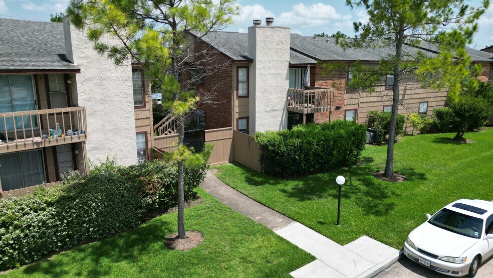 More Photos Of 9101 Country Creek Dr, Houston Apartments For Sale