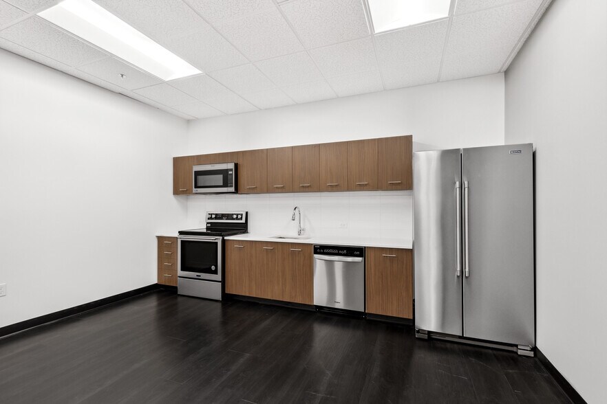 More Photos Of 2815 Colby Ave, Everett Office For Lease