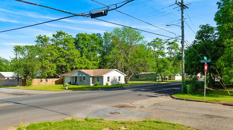More Photos Of 1975 E Cherry St, Paris Land For Sale