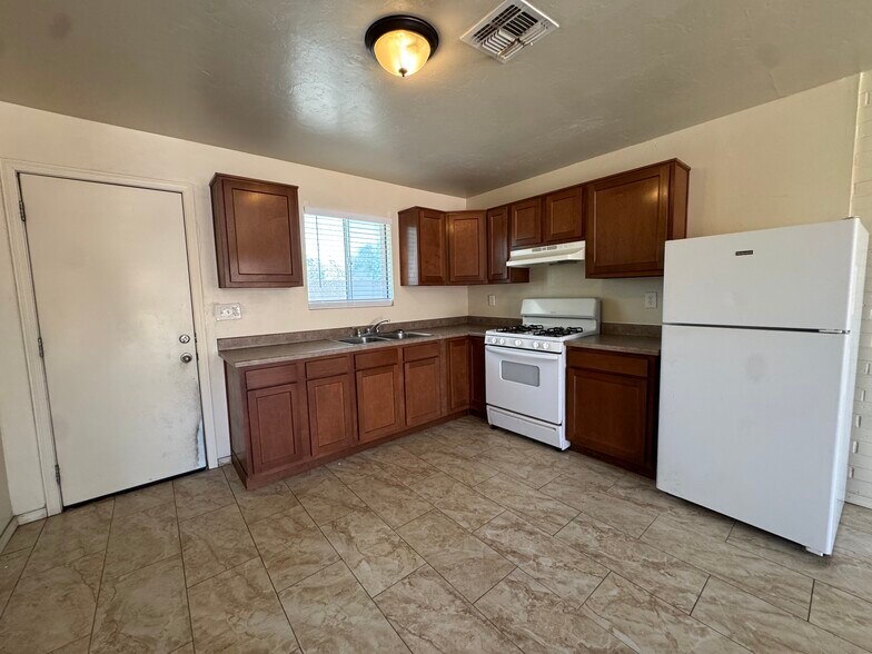 More Photos Of 3521 N Flowing Wells Rd, Tucson Apartments For Sale