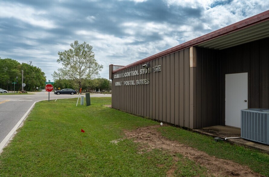 More Photos Of 721 N McKenzie St, Foley Self Storage For Sale