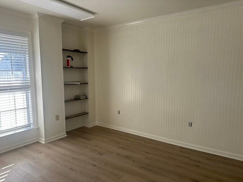 More Photos Of 2829 Needham Dr, Baton Rouge Warehouse For Lease