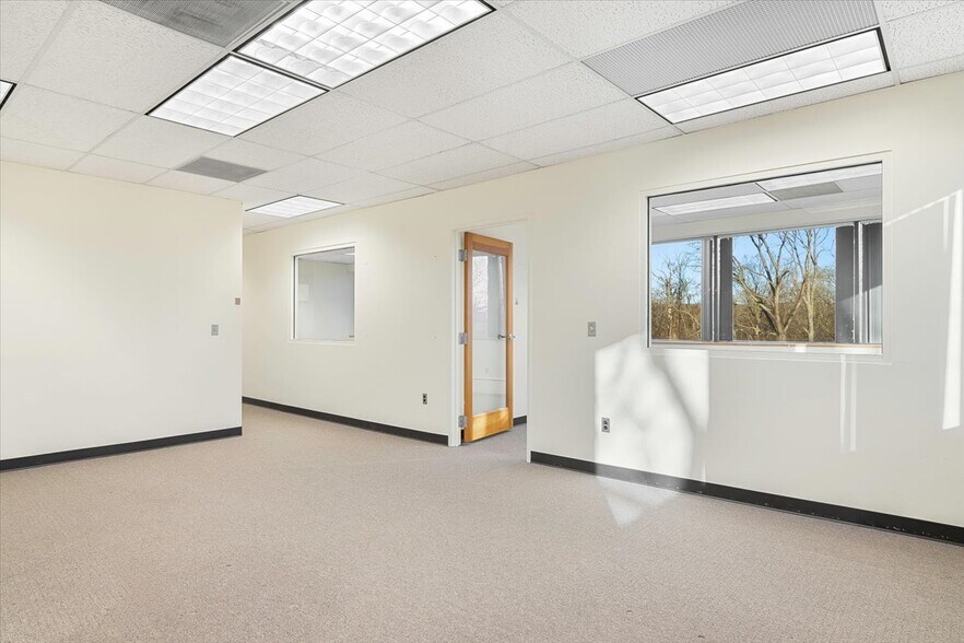 More Photos Of 140 Littleton Rd, Parsippany Office For Lease
