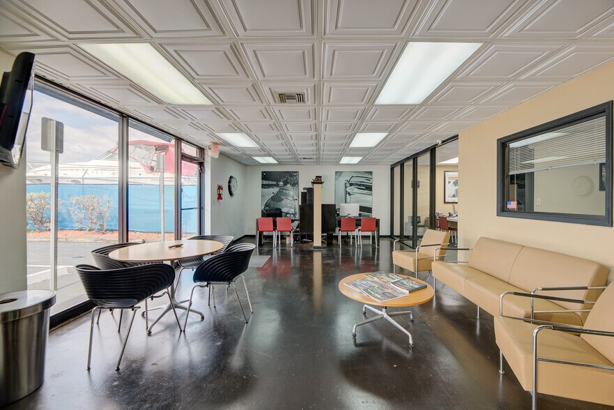 More Photos Of 2409 SW 59th Ter, West Park Auto Dealership For Sale