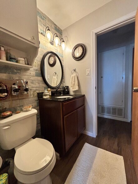 More Photos Of 14515 Sommermeyer St, Houston Office For Sale