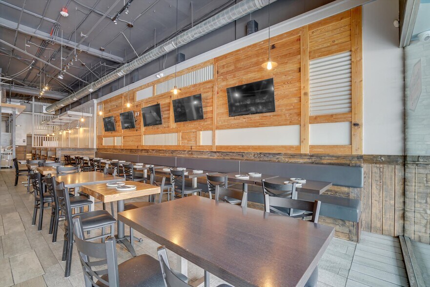 More Photos Of 152 S Brand Blvd, Glendale General Retail For Lease