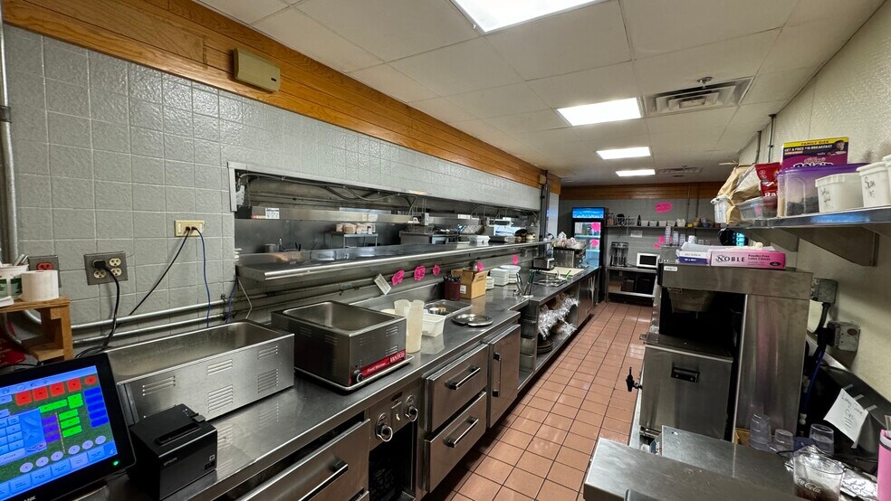 More Photos Of 2100 W Union Blvd, Bethlehem Restaurant For Lease